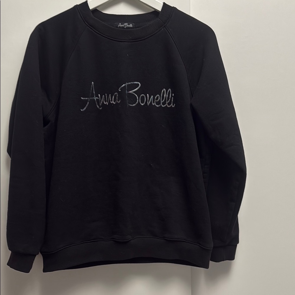 Anna Bonelli sweatshirt
